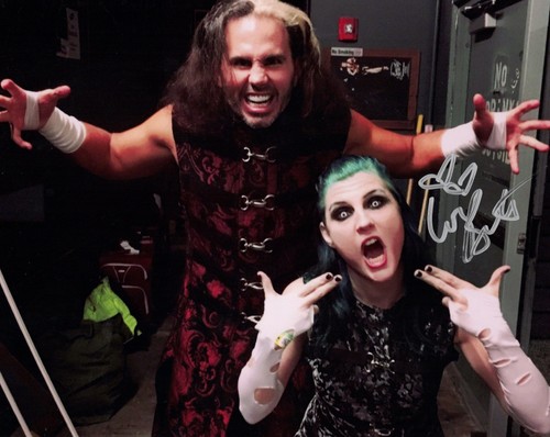 Aew nxt leva bates come - aew,